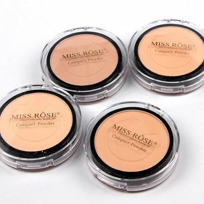 face powder for daily use, matte finish, flawless coverage, lightweight face powder, long-lasting makeup, portable makeup, face powder UAE, shine-free